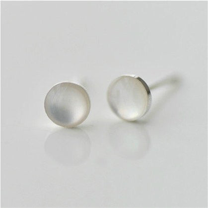 925 Sterling Silver of Pearl Shell Round Cute Simple Hand-made Stud Earring